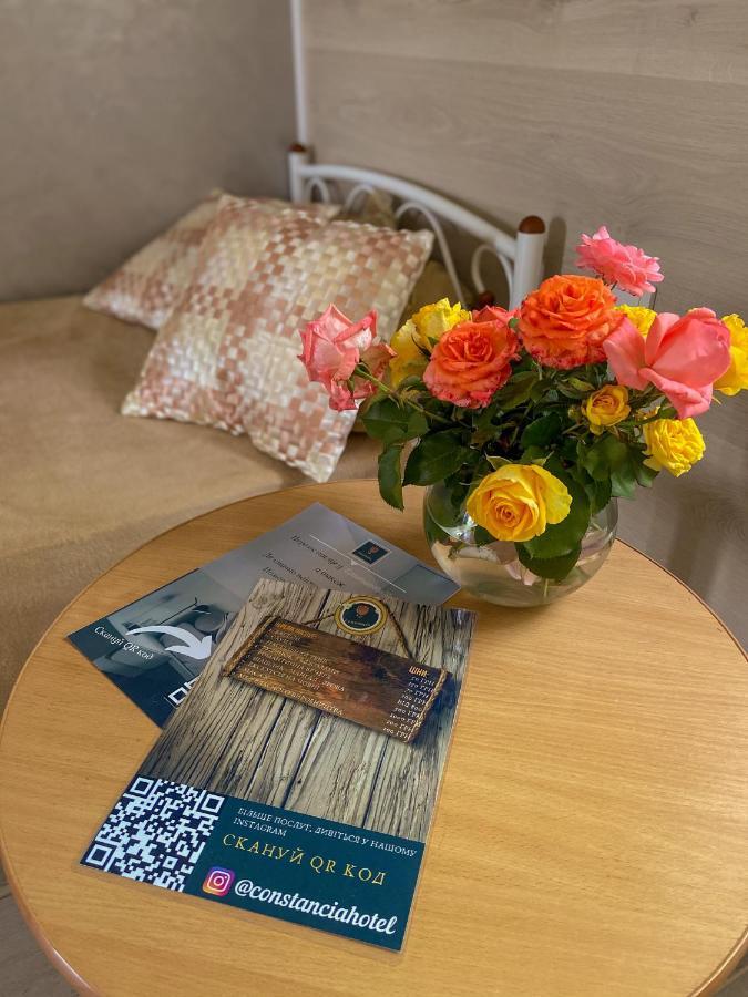 Constancia Hotel คาเมียเนตส์-โปดิลสกี ภายนอก รูปภาพ