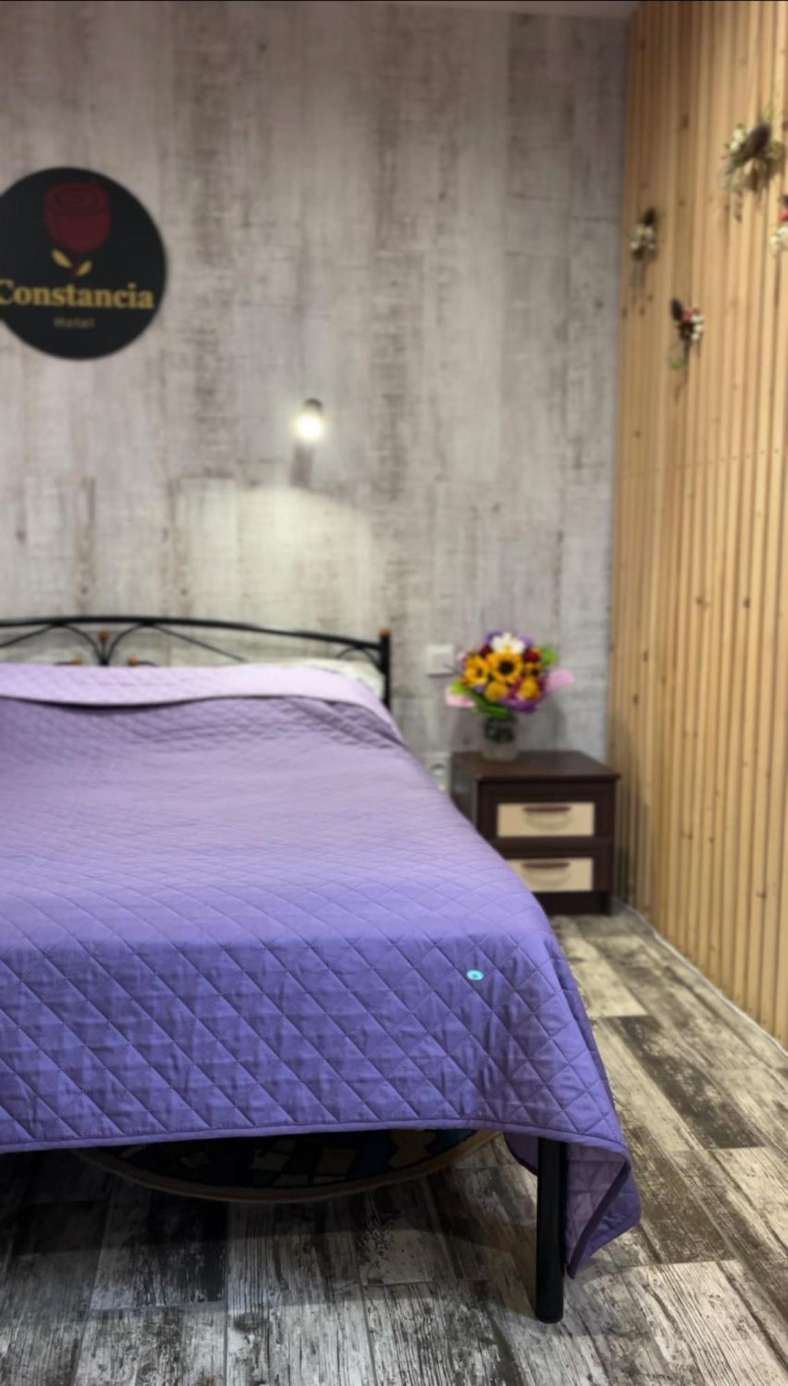 Constancia Hotel คาเมียเนตส์-โปดิลสกี ภายนอก รูปภาพ
