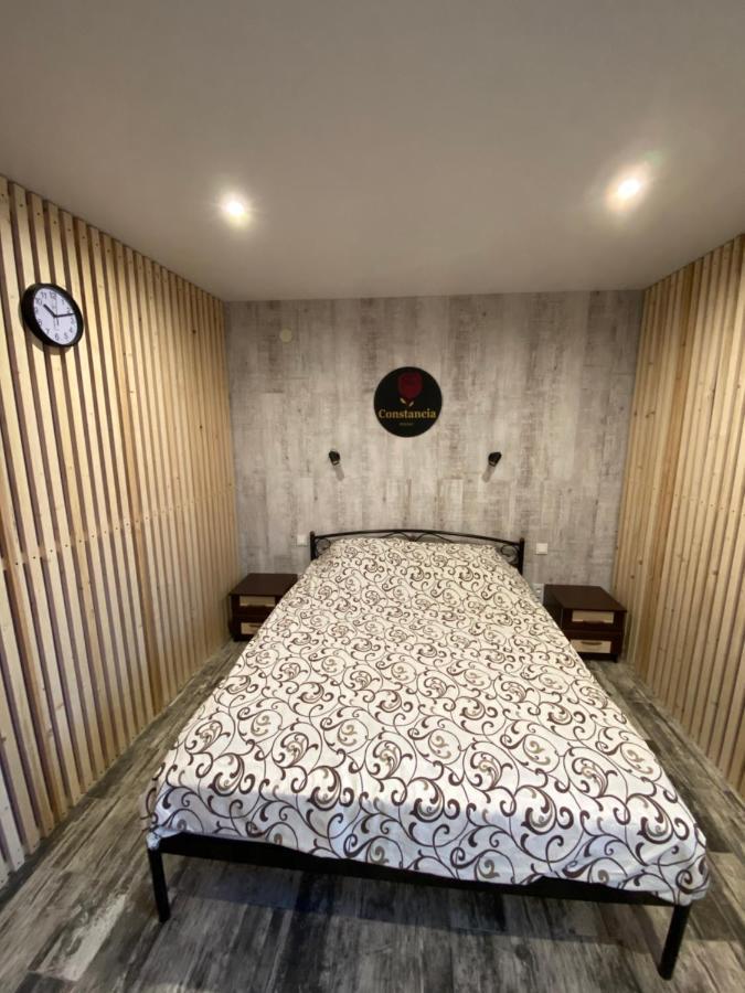 Constancia Hotel คาเมียเนตส์-โปดิลสกี ภายนอก รูปภาพ
