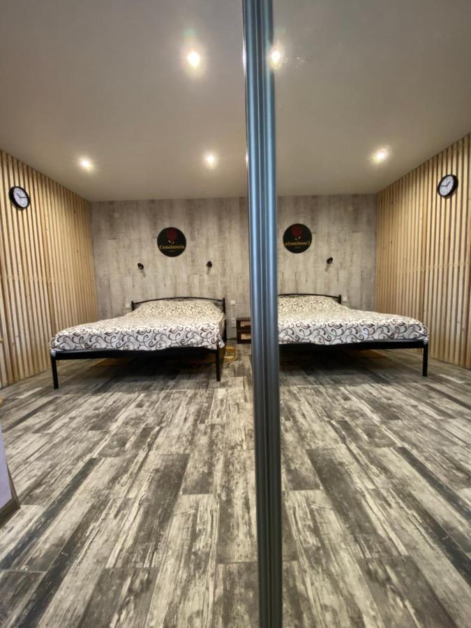Constancia Hotel คาเมียเนตส์-โปดิลสกี ภายนอก รูปภาพ