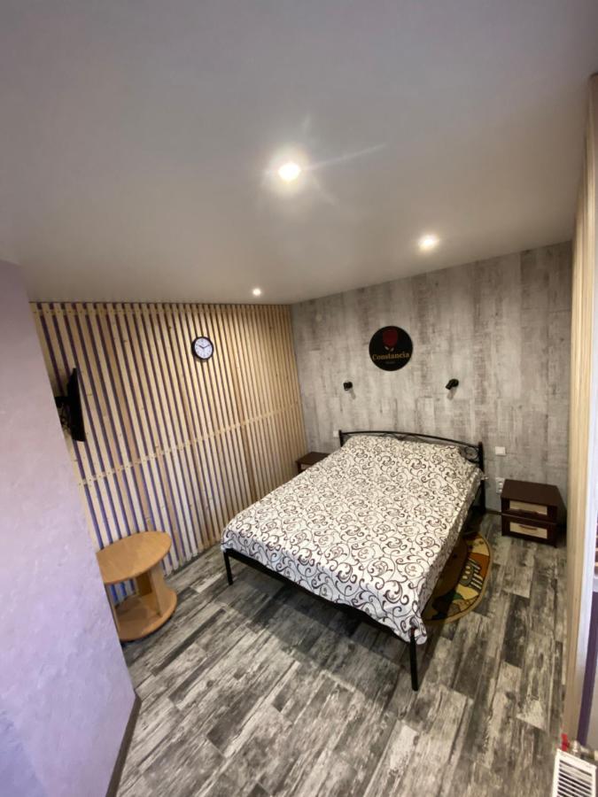 Constancia Hotel คาเมียเนตส์-โปดิลสกี ภายนอก รูปภาพ